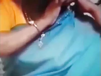 লোভী খোকামনি তার পাছার সেক্স ভিডিও হট সেক্স গভীরতা পরীক্ষা করছে