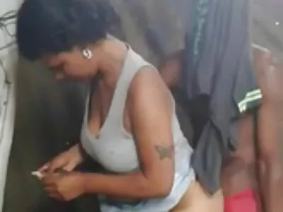 কালো কেশিক বেশ্যা তার গুদে তার লম্বা খুঁটি চেপে ধরতে হট সেক্স বিএফ ভিডিও সক্ষম হয়েছিল