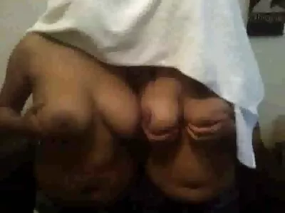 Busty স্বর্ণকেশী বেঙ্গলি হট সেক্স ভিডিও seduces হাঙ্ক মধ্যে ঝরনা